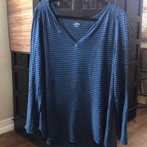 Cute blue striped long sleeved LOFT shirt. 😘
